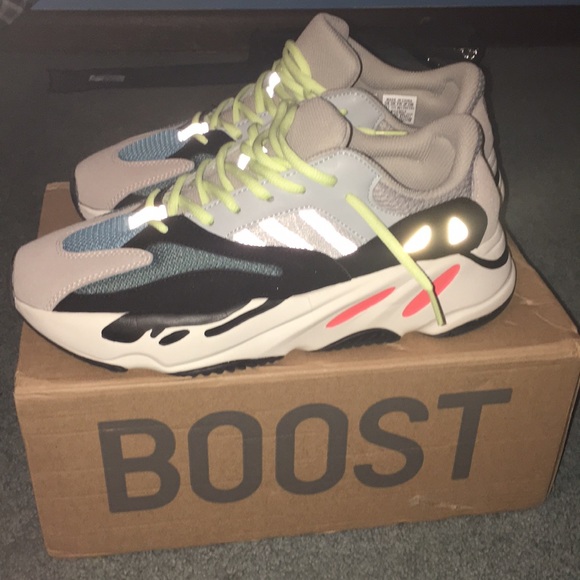 yeezy 700 wave runner resell